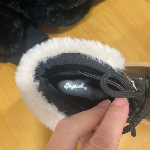 Boots with the fur! Platform “combat “ boots size 8 EUC - Picture 14 of 16